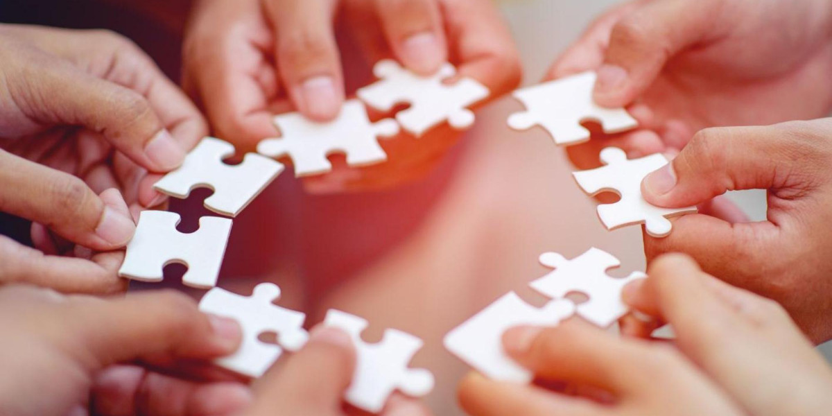 Bild zum Kurs AUSGEBUCHT! - 06.11.2025 | Generationen im Dialog: Konflikte im modernen Arbeitsalltag verstehen und lösen | Copyright: canva patcharin saenlakon