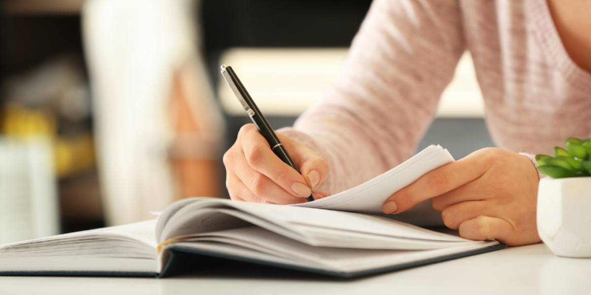 Bild zum Kurs Vorbereitungskurs mit Kenntnispr&uuml;fung nach PflBG | Copyright: canva: pixelshot