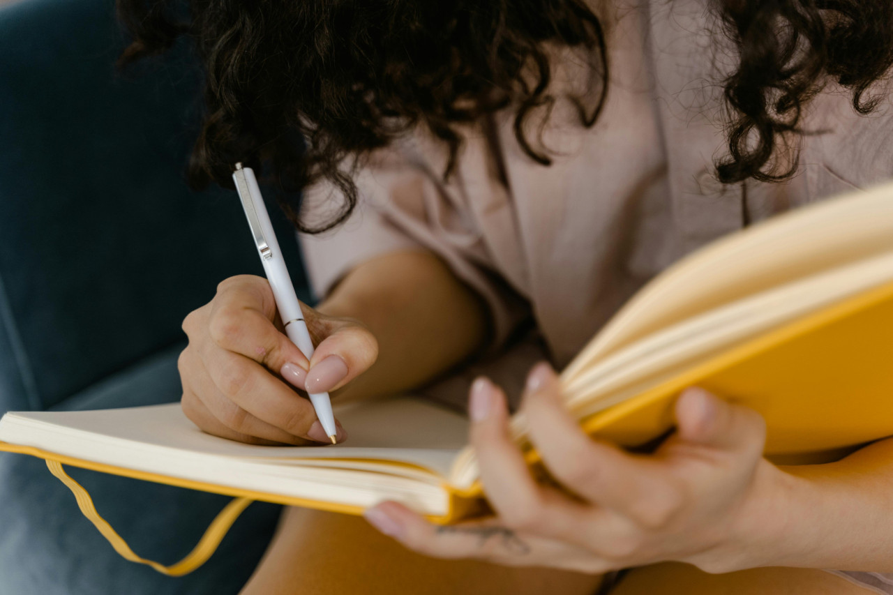 dekoratives Bild zur Seite KommPass Vielfalt | Copyright: pexels: mart production